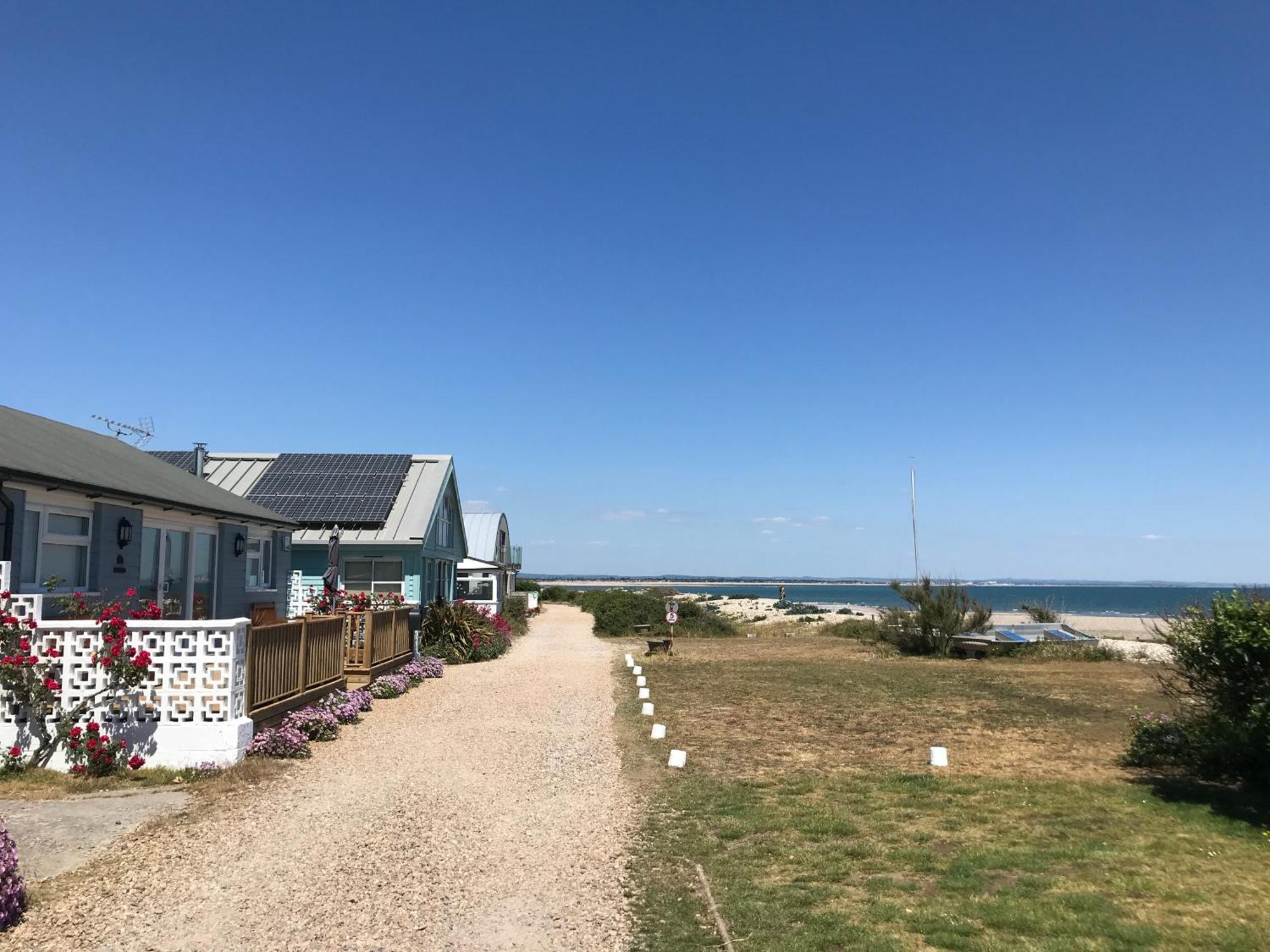 Stay At 'The Elms' In Tranquil Church Norton, Selsey - Ground Floor Bedroom, Own Private Bathroom, Quiet Beach, 2 Acre Garden By The Sea, On Edge Of Wildlife Nature Reserve Exterior foto